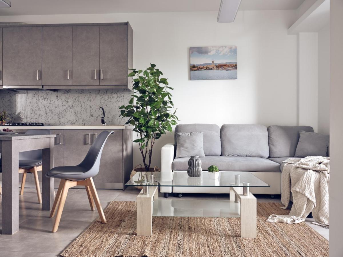 Dareia Suites Plános المظهر الخارجي الصورة